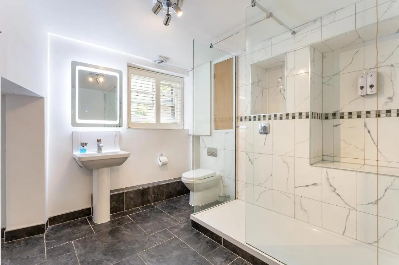 Bath Holiday Suites