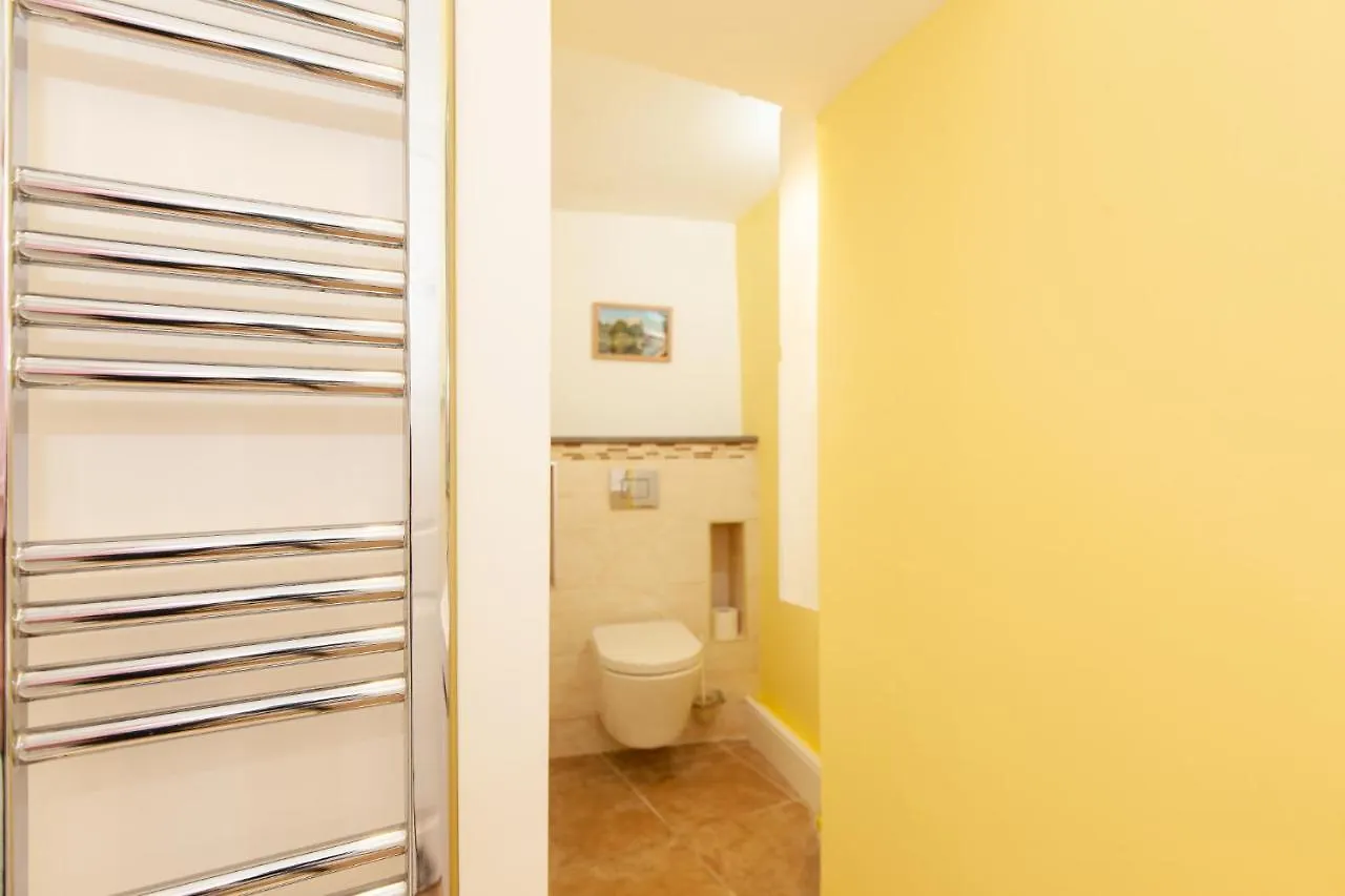 Bath Holiday Suites 0*,  United Kingdom