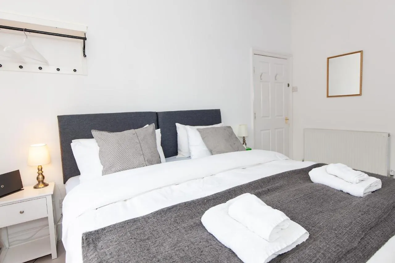 Bath Holiday Suites