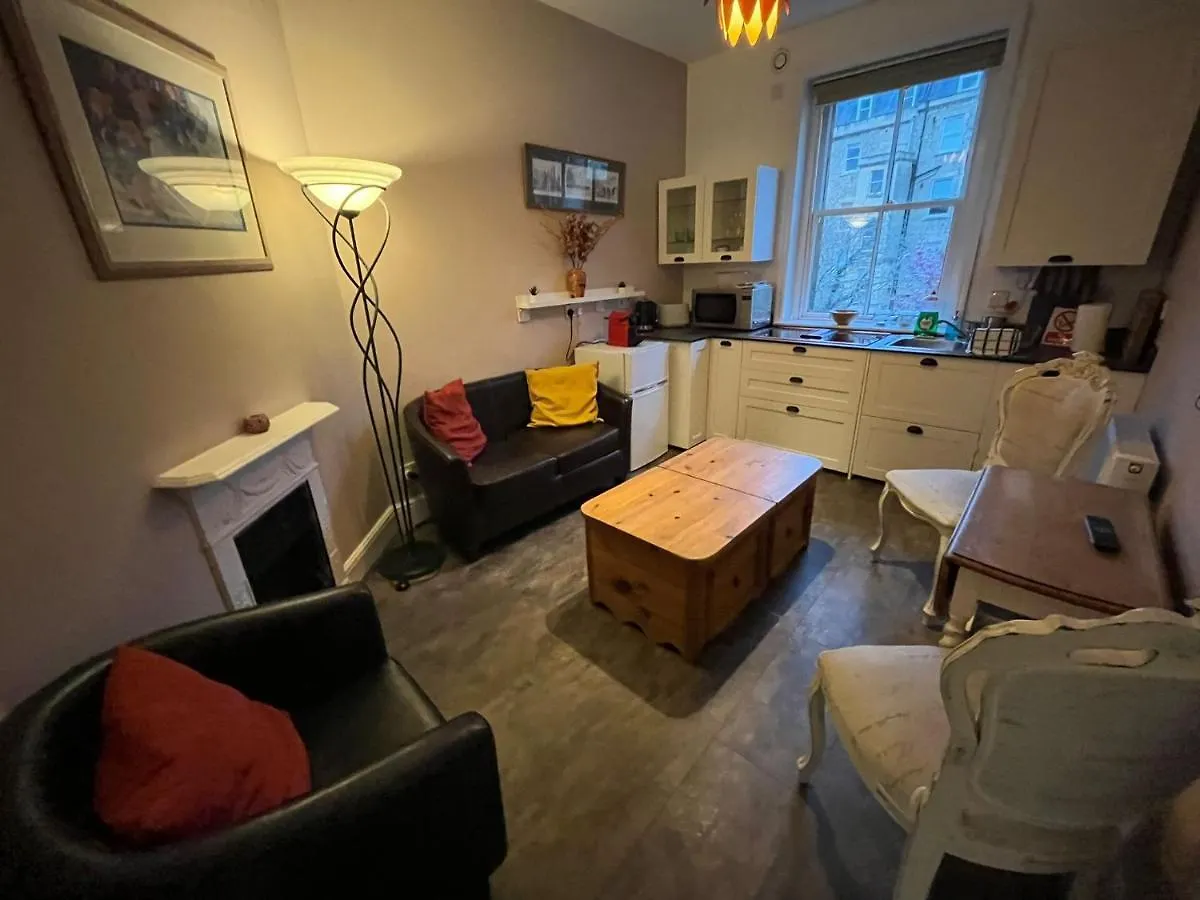 10 Grove St - Bath Holiday Suites Apartman